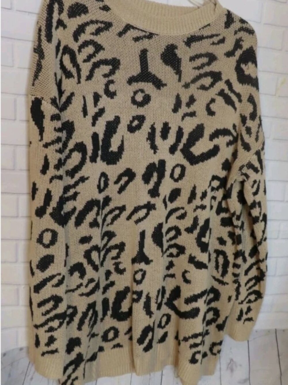 Women’s Size M Vestidos Animal Print Knit Sweater Bulky Tunic Leopard